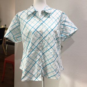 🌺 New St. John’s Bay blouse